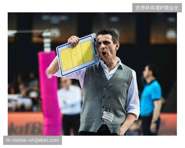 巴拿马队展现惊人后劲,下半场利用对手体能瓶颈上演连入四球大逆转 巴拿马队展现惊人后劲,下半场利用对手体能瓶颈上演连入四球大逆转